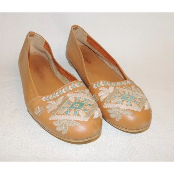 Sundance Apollonia Beige Tan Embroidered Boho Ballet Flats Sz. 8/39 - Picture 1 of 7